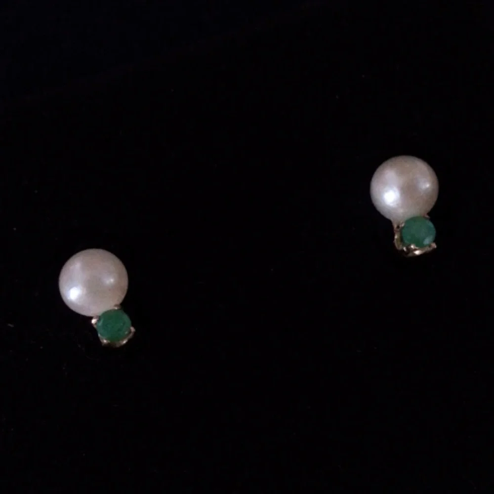 Natural 5mm Pearl 2mm Emerald 14KT Stud Earrings